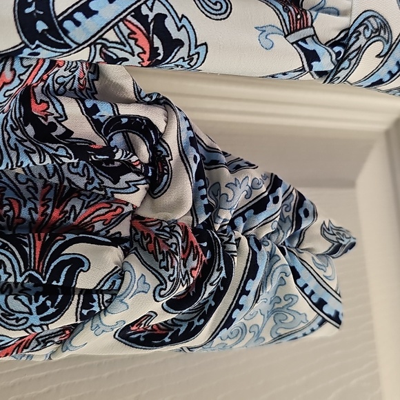 NWOT Boston Proper Paisley Blouson Long Sleeved open Arm Blouse. LARGE. Blue - Picture 10 of 13
